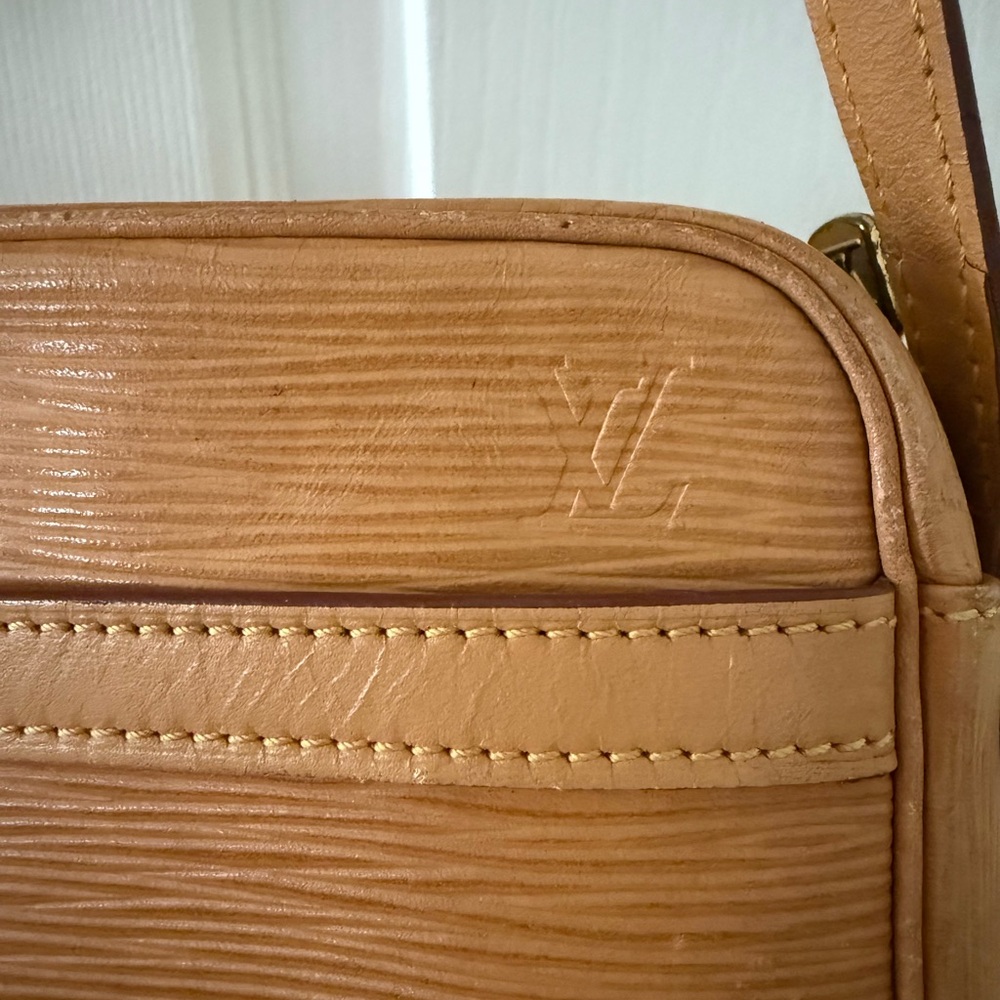 Preloved Louis Vuitton Trocadero Epi Crossbody